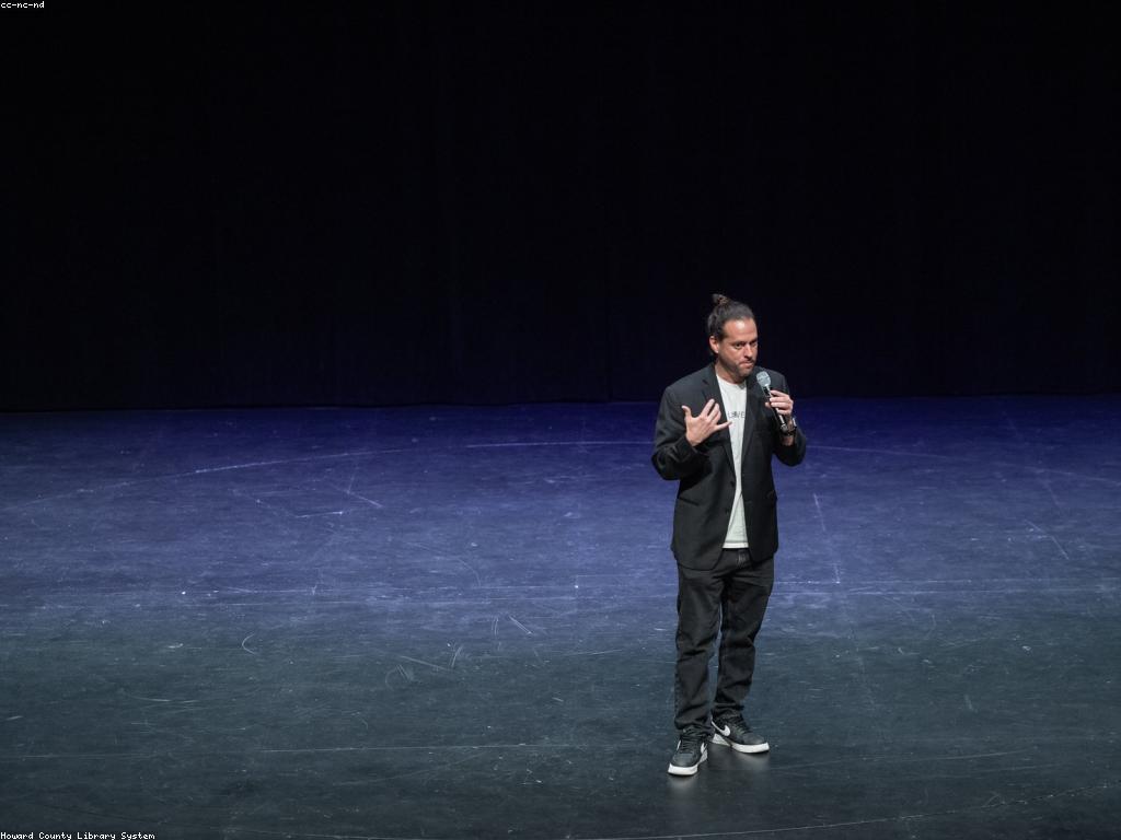 សារៈសំខាន់នៃសហគមន៍និងព័ត៌មាន