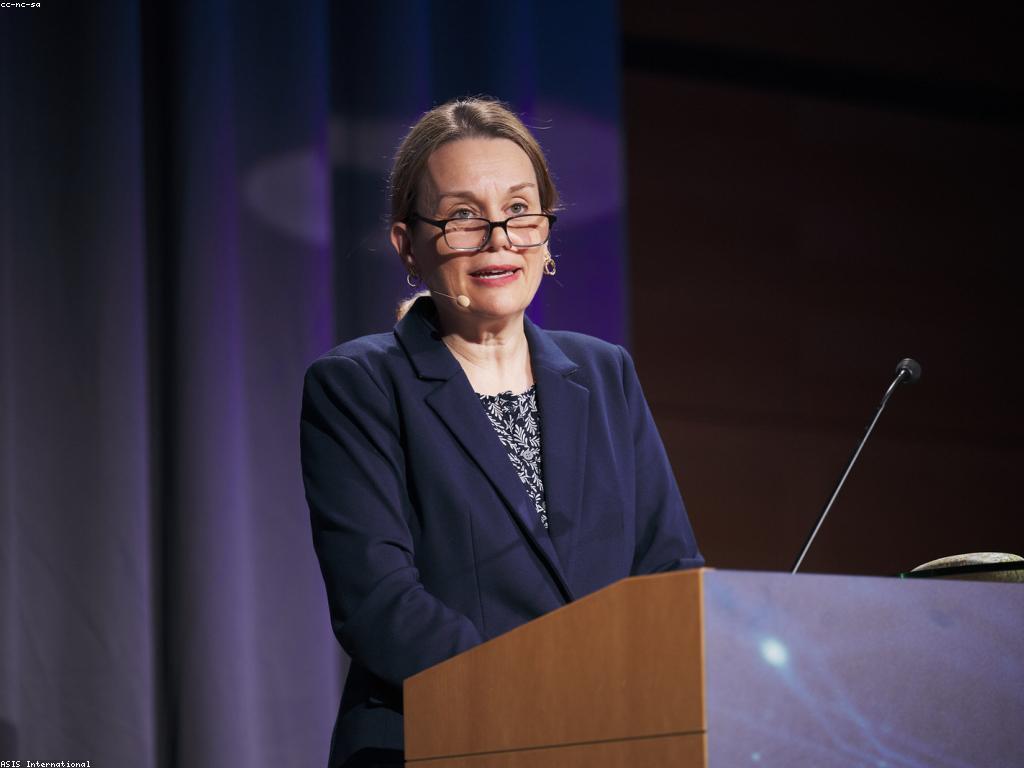 សារៈសំខាន់នៃសហគមន៍និងព័ត៌មាន